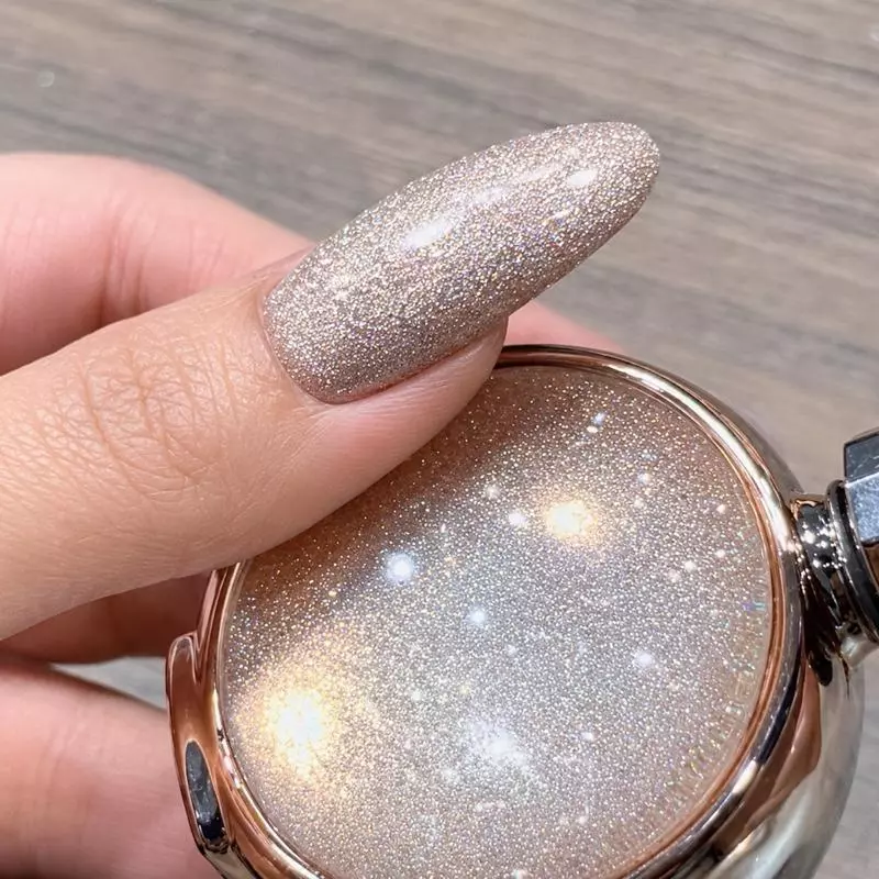 Sun Aura Glitter (147) ใช้ตัดเส้นได้ ราคาต่อขวด ยาทาเล็บเจล