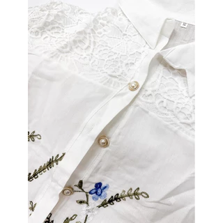 เสื้อลูกไม้กระดุมหน้ารอบอก 48-52 นิ้วใส่ได้ (ฟรีไซส์) ความยาว 25 นิ้วเนื้อผ้านุ่มไม่แข็งใส่สบาย D