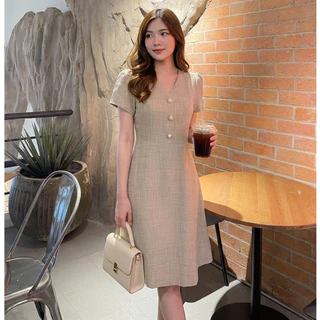 PNK047 Mila Dress✨ เดรสคอวี แขนสั้น กระดุมหน้า ผ้าทิ้งตัวสวย ใส่แล้วดูสุภาพ เรียบร้อย Pinky Dressy
