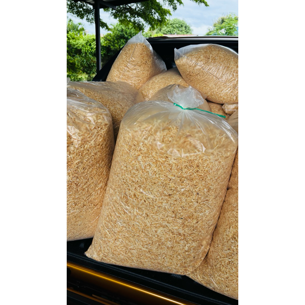 ขี้เลื่อยไม้สน 4 kg. 80 บาท จำกัดจำนวนการซื้อต่อ 1 ออเดอร์ไม่เกิน 4 ถุง