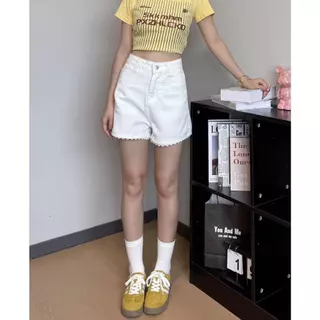 Swan shop (S-4XL)กางเกงยีนส์ขาสั้นสีขาว เอวสูง แต่งลูกไม้ ปลายขาเก๋ สไตล์เกาหลี ใส่สบาย