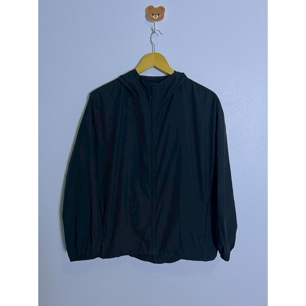 Uniqlo jacket กันUV Sz.L อก50 ยาว25 shop1490 สีดำสนิทไม่มีตำหนิ