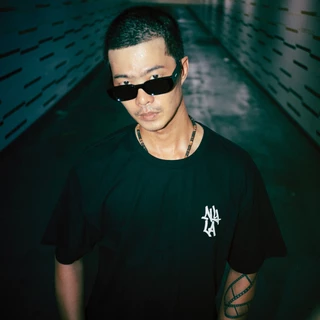 NYLA เสื้อยืด HOLY RIDER TEE 2026