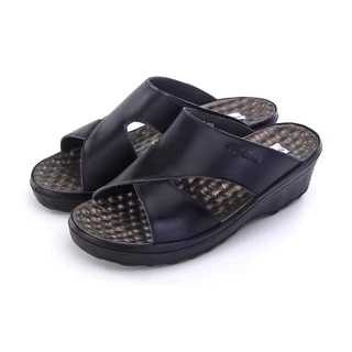 [Size 36-42] Pierre Cardin รองเท้าแตะผู้หญิง เพื่อสุขภาพ นุ่มสบาย ผลิตจากหนังแท้ สีดำ รุ่น 26SS409