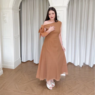 Lady M | ELISE FLOW DRESS plussize เดรสยาวสำหรับสาวอวบ ดีไซน์เปิดไหล่ข้างเดียว ผ้าชีฟรอง ไฮโซติดแกลม ใส่ออกงาน ทางการ