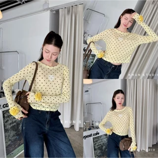 เสื้อแขนยาวแต่งดอกคามิเลีย เสื้อแขนยาวแต่งดอกไม้ที่แขน งานน่ารัก สีพื้น ลายจุด ผ้ายืด KHUN. (K048)