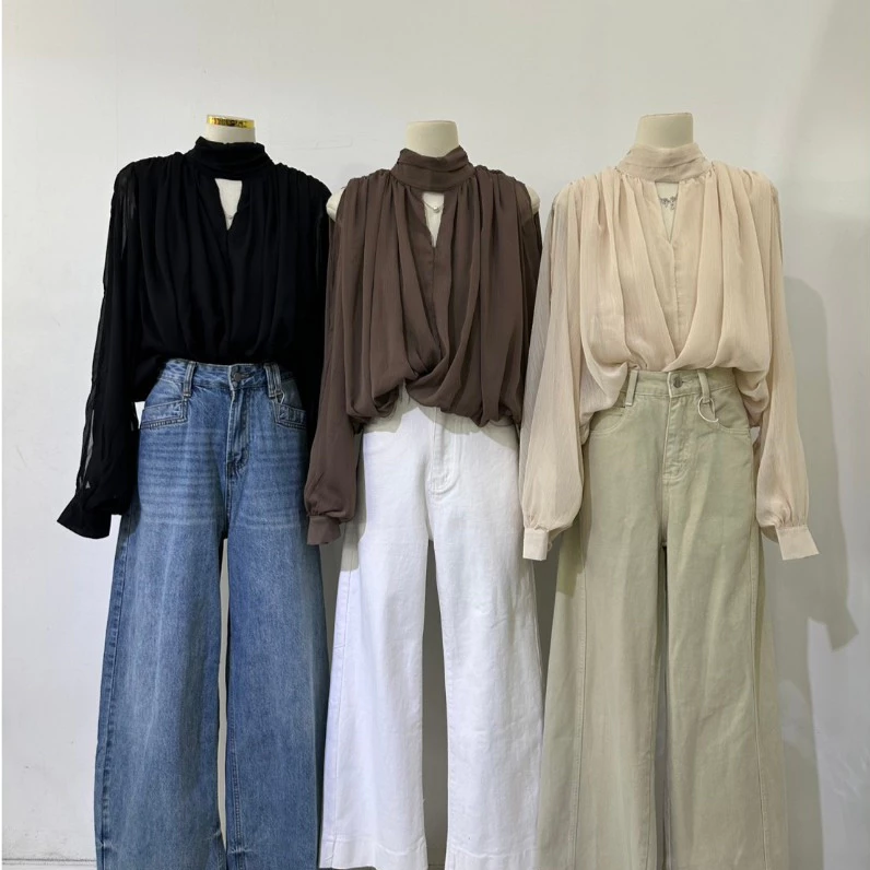 M2151 เสื้อชีฟองคอปีนแต่งระบาย เรียบหรู ดูแพง สไตล์ลูกคุณ ยกระดับลุคของคุณให้ดูแพงกว่าใคร