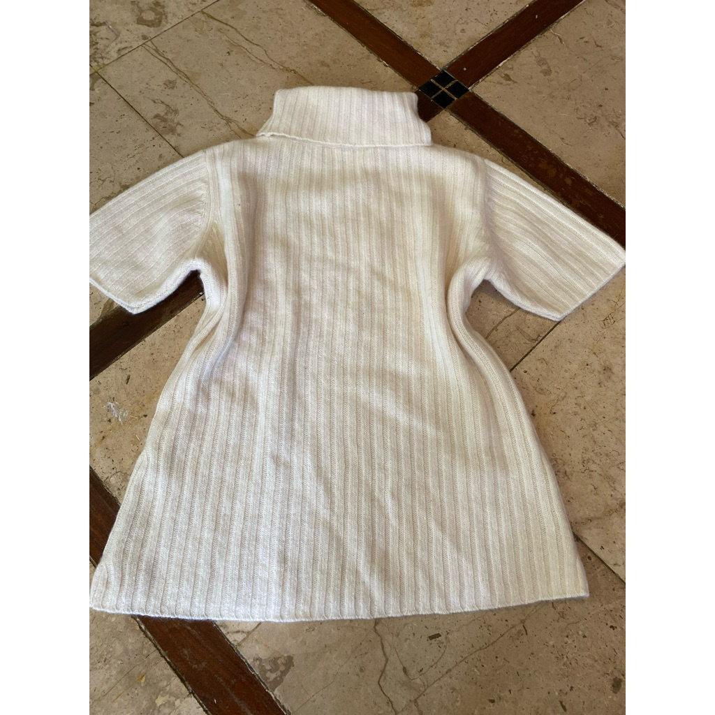(W46)เสื้อกันหนาวคอเต่าสีครีม แขนสั้น อก34-36ใส่
