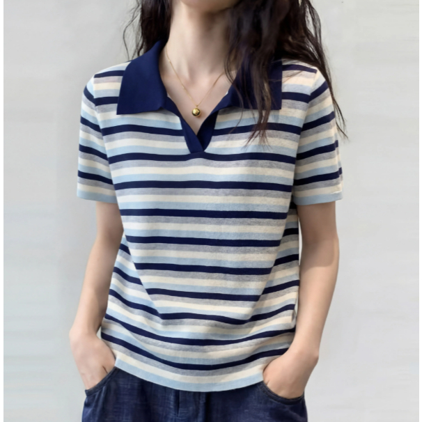 เสื้อโปโลลายทางสีน้ำเงินเข้มสำหรับผู้หญิง ดีไซน์พิเศษไม่ซ้ำใคร คุณภาพสูง สไตล์ใหม่สำหรับฤดูร้อนที่ดูอ่อนเยาว์และเสริมบุค