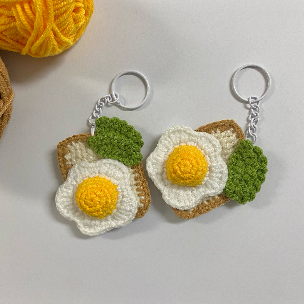 พวงกุญแจไหมพรมขนมปังไข่ดาว [Handmade]