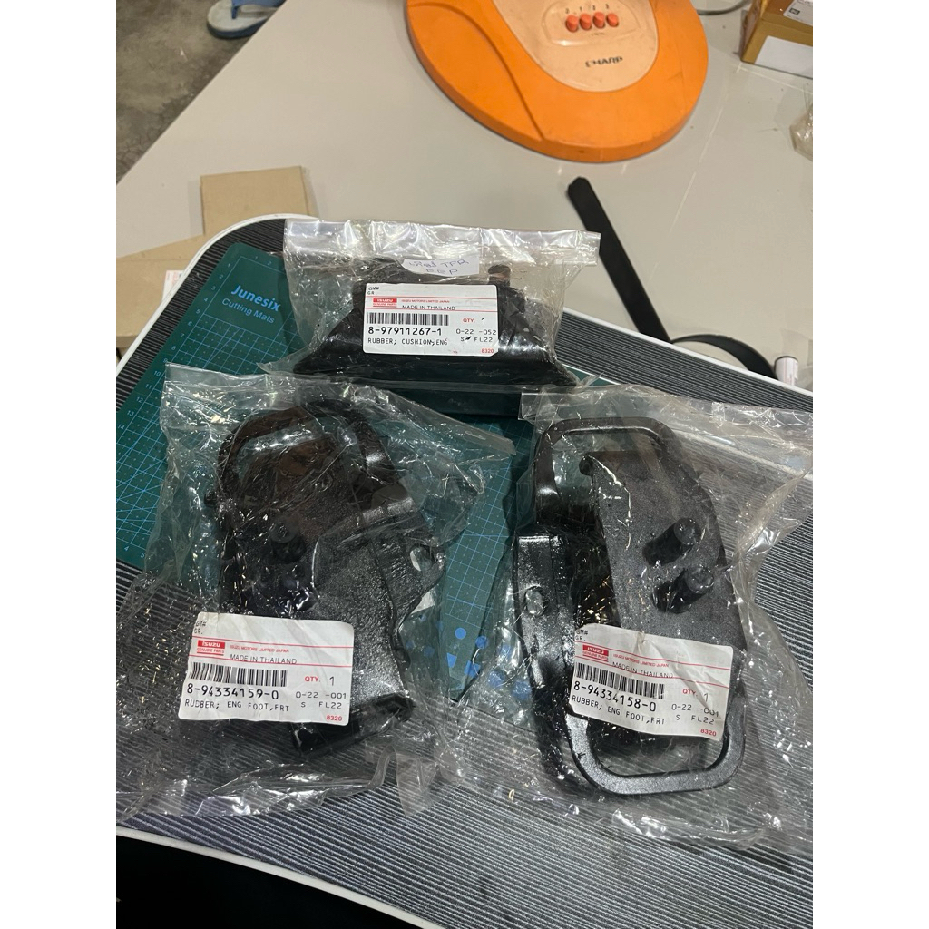 แท้ศูนย์ ยางแท่นเครื่องหน้า+แท่นเกียร์  ISUZU TFR2.5 (2WD) 4JA1 แท้