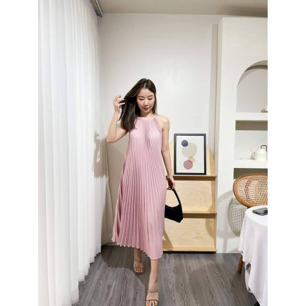 Best  Seller ✨❤️ Pleated maxi dress ✨เดรสสายเดี่ยวอัดพลีททรงยาว ปลายกระโปรงโค้ง ใส่ออกงาน 37 สีฉ่ำๆ