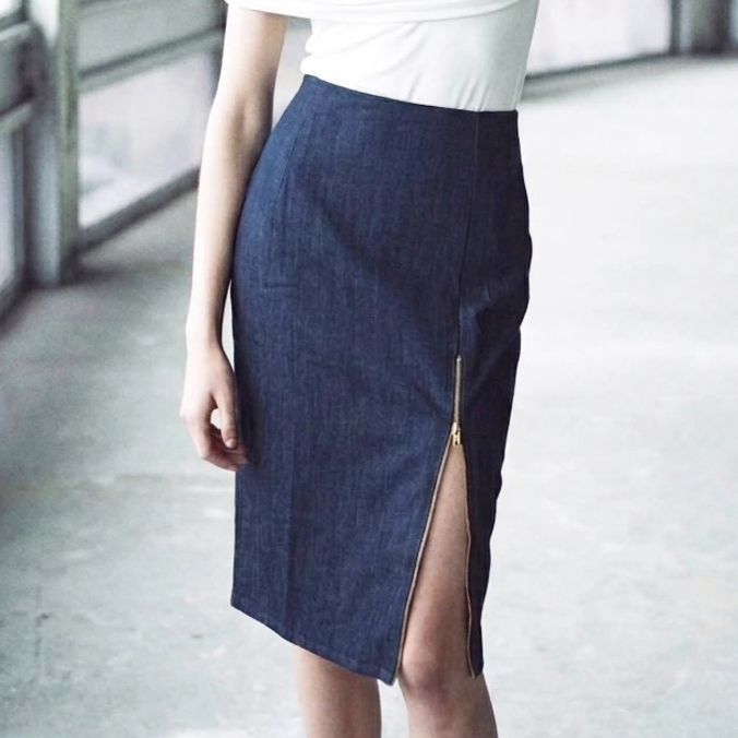 Ramsita Zipper Denim Midi Skirt กระโปรงยีนส์ ผ่าหน้าขา มีซิปรูดปรับสั้นยาว