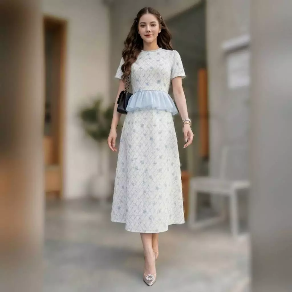 ชุดเซ็ทเสื้อและกระโปรง ลายตารางฟ้าขาว คอประดับมุก เรียบหรูดูแพง ใส่ออกงาน ใส่ทำงาน OR21968