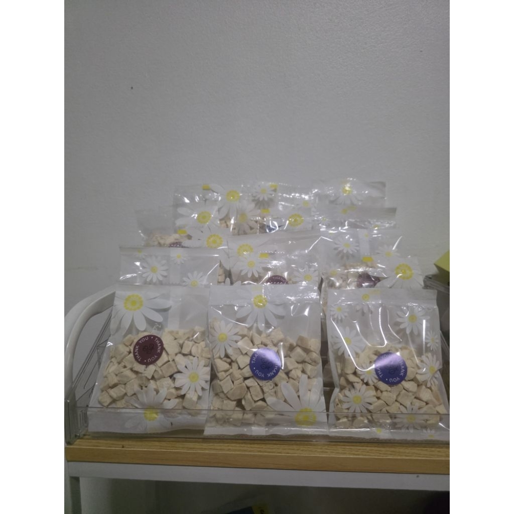 ฟรีซดรายแมวอกไก่ ฟรีซดราย(ขนาดทดลอง15กรัม)