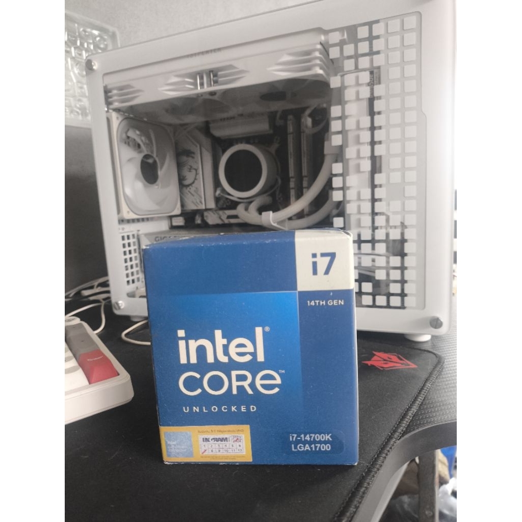 Intel Core i7-14700K ซีพียู