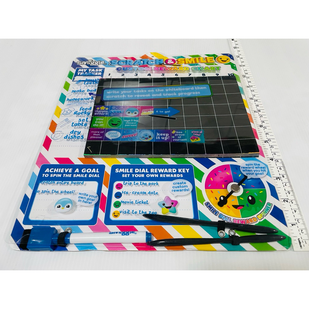 สภาพดี หนังสือ ชุดกระดาน Scratch & Smile Reward Chart 280 บาท