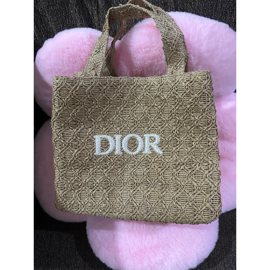 กระเป๋าสาน Dior ของแท้ มือหนึ่ง