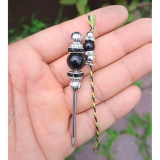 อันละ 20 บาท ส่งคละสี หลักมัดกว่างพร้อมเชือกหลักใช้สแตนเลสแข็ง ไม่หัก ไม่งอ (อันเล็ก)
