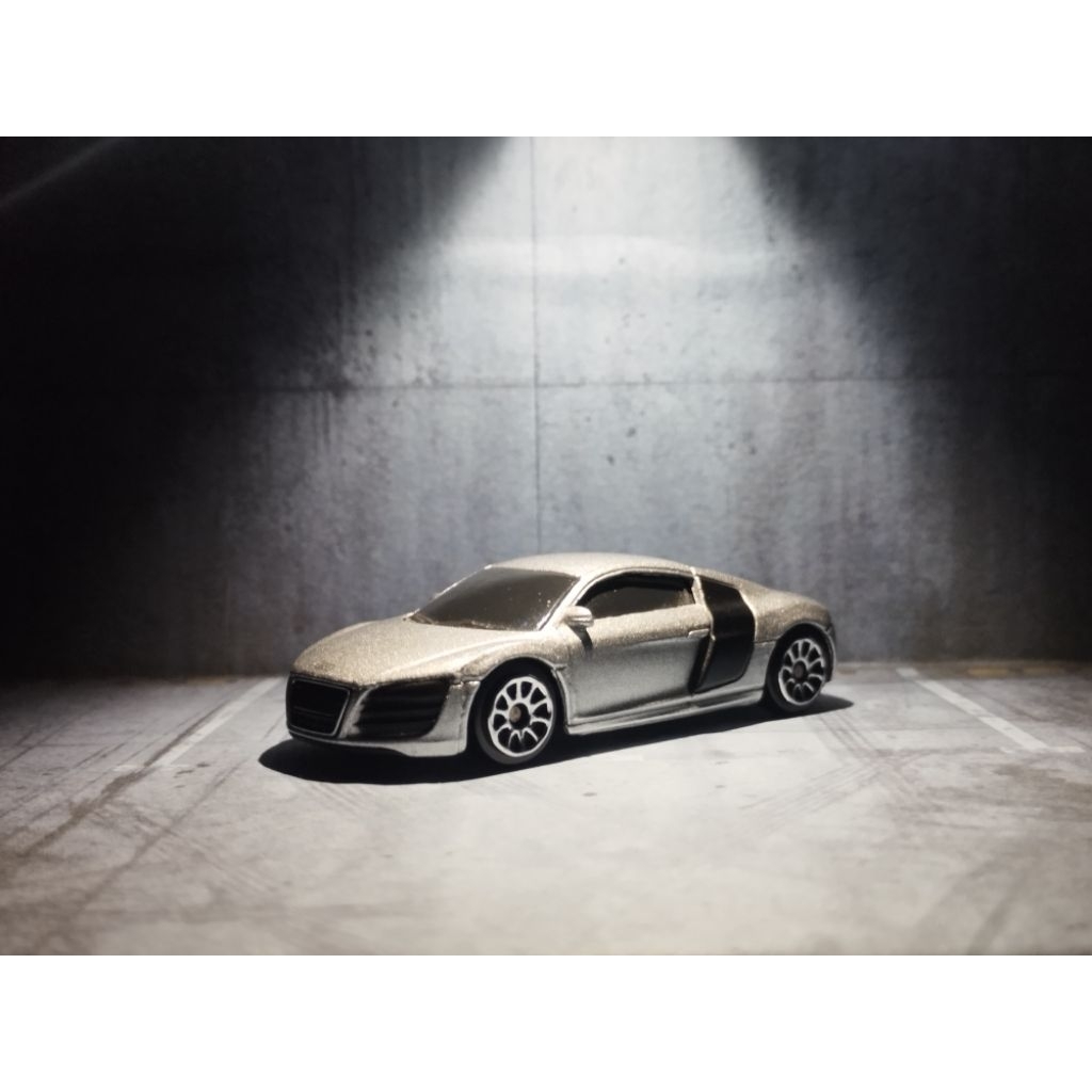 Audi R8 V10 1:64 RMZ City