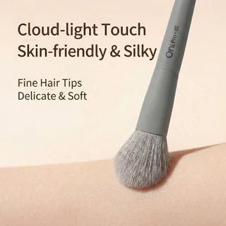 ONI Pro Highlight Brush,Precision Fan Brush for Glowing Skin Perfect for Highlighters แปรงทรงพัด แปรงไฮไลท์ แปรงไฮไลท์ผง