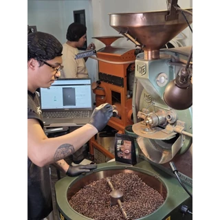 Espresso Blend กาแฟเบลน (คั่วเข้ม) Taste notes : Dark chocolate caramel fullbody