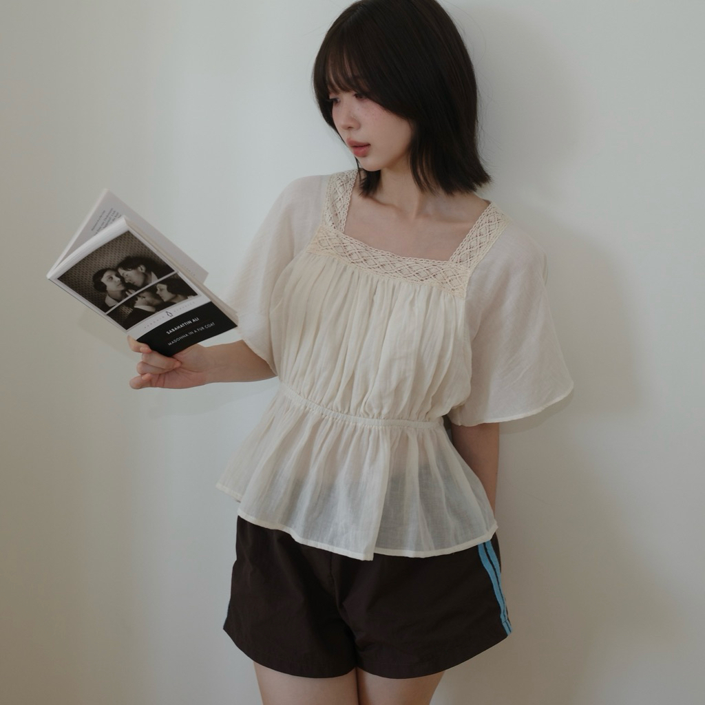 Theremin Katie sister เสื้อแขนผีเสื้อตกแต่งลูกไม้ใส่ยางที่เอว