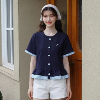Glucoat | [A772/A773] เสื้อยืดแขนสั้นสีกรม/สีครีม ปัก glu แต่งกระดุมหน้า ชายเสื้อแต่งระบาย