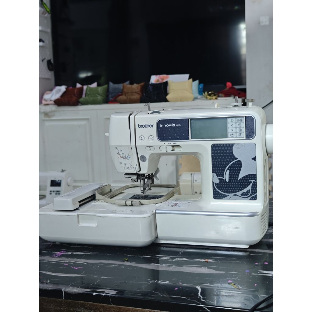 จักรBrotherรุ่น: Innov-is NV980D มือสอง