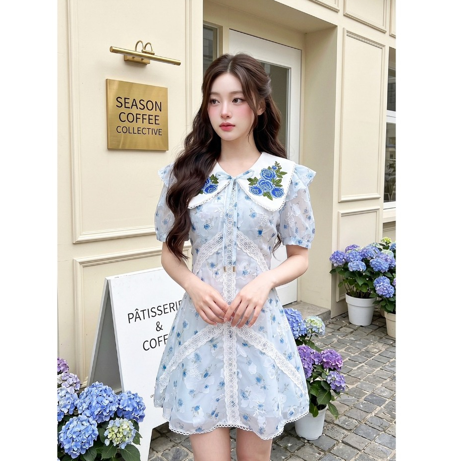 (มีถึง3XL) Maria Diamond สีฟ้า Plankton Blue Dress เดรสสั้นผ้าชีฟองพิมพ์ลาย ตัดต่อเทปลูกไม้ ปกงานปัก ซิปหลัง มีซับใน