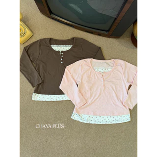 LindaaPlus-- เสื้อแขนยาว“𝑵𝒂𝒎𝒊”แต่งเลเยอร์ดอกไม้🌸รุ่นนี้เย็บติดกันนะคะ ผ้าร่องยืดลายดอกไม้ แต่งลูกไม้ กระดุมใช้งานได้จริง