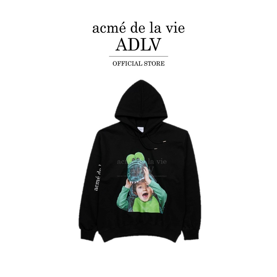 ADLV [acme de la vie] เสื้อฮู้ดดี้แขนยาว รุ่น Baby Face Crocodile Doll Hoodie Black (50021OBFHDU_F3BKXX)