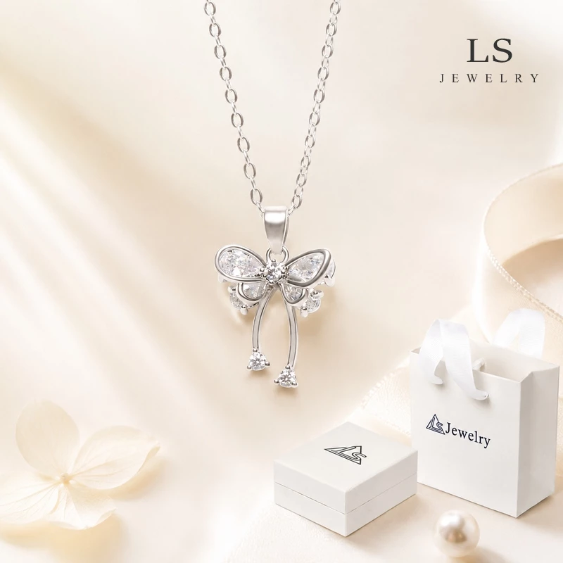 LS สร้อยคอจี้ผีเสื้อใสขนาดเล็กแฟชั่นสำหรับผู้หญิง n2556