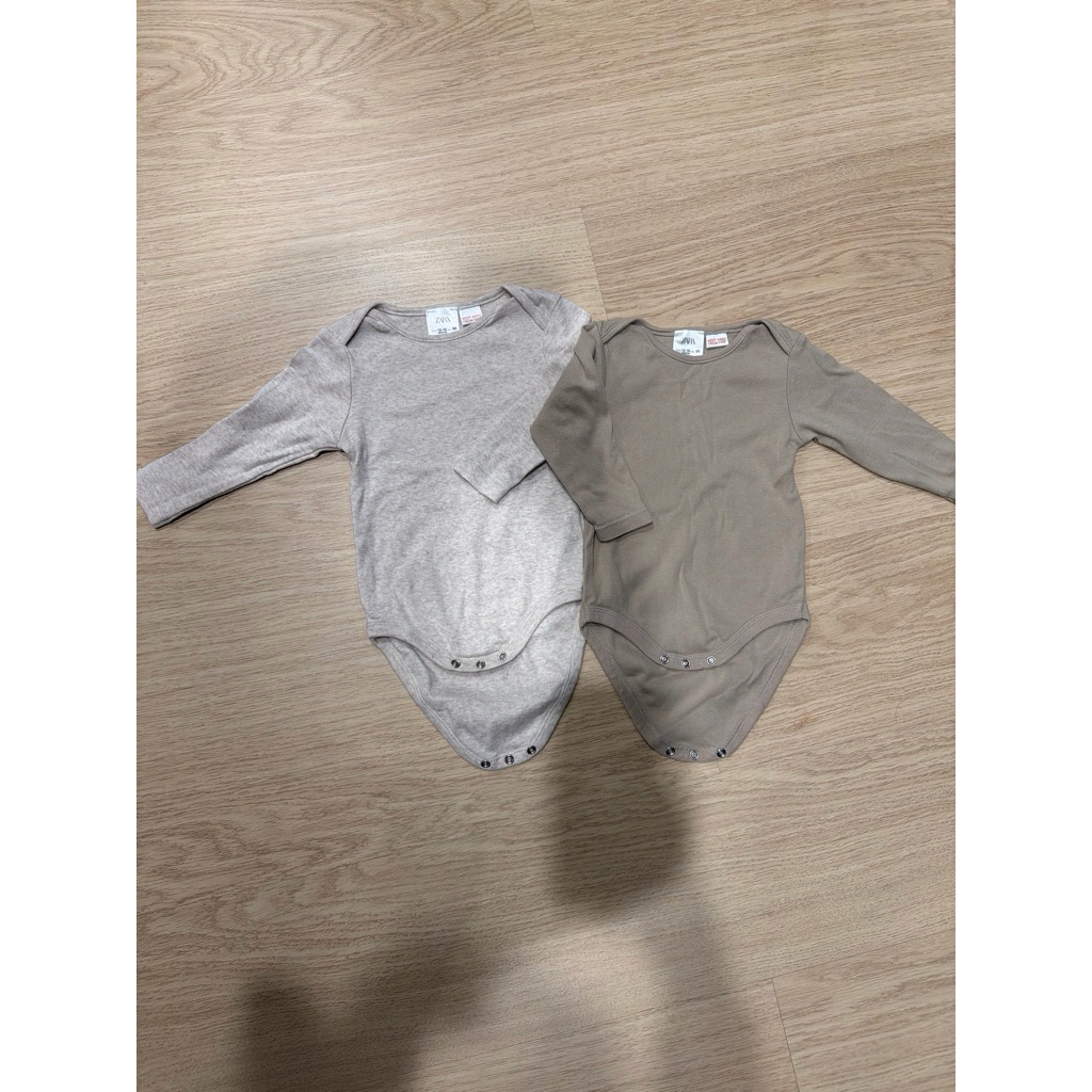 baby 12-18month zara สภาพใหม่มาก 2 ชุด