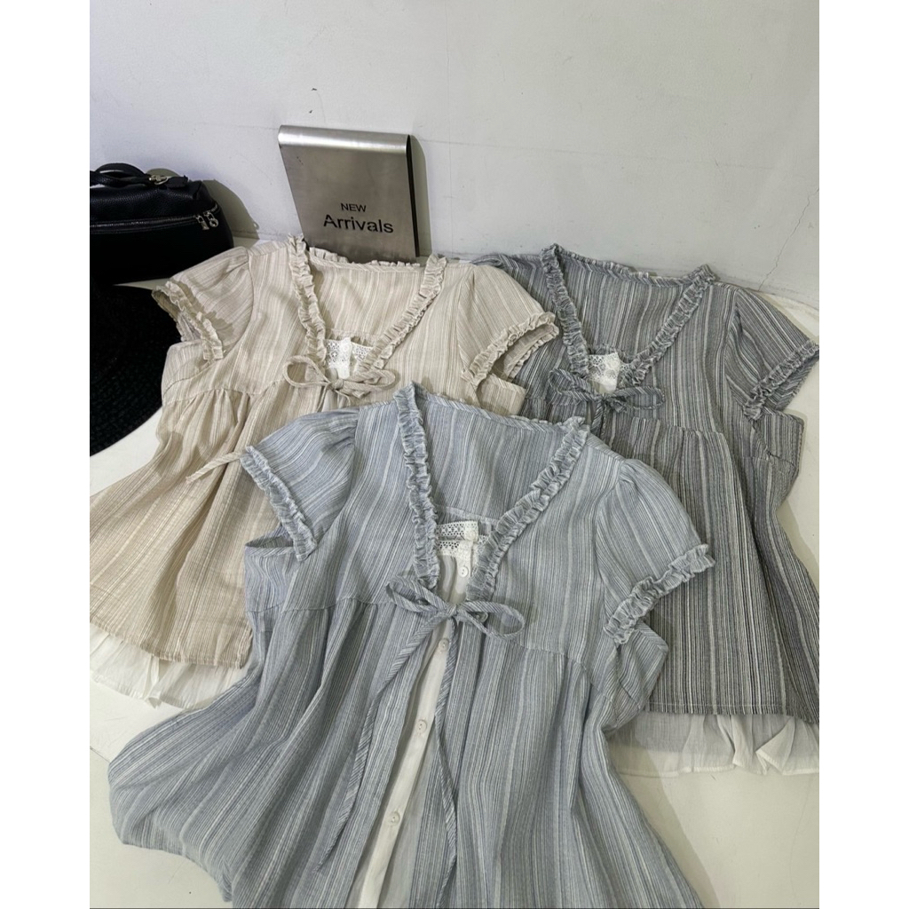 B716เสื้อแขนสั้นคอวีลายริ้วโทนละมุน