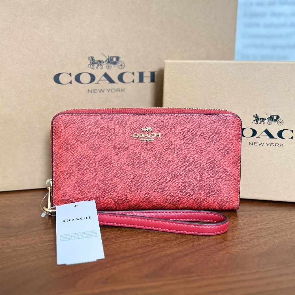 CW778 LONG ZIP AROUND WALLET IN SIGNATURE CANVAS สี LIGHT BLUE/CRIMSON กระเป๋าสตางค์ใบยาวรุ่นใหม่ มี