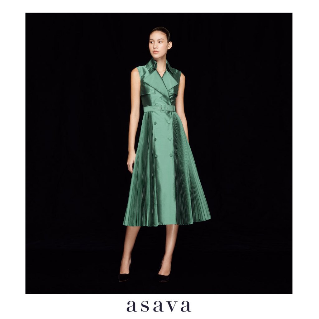 [asava ss24] Kourtney Pleated Trench Dress เทรนช์เดรส แขนกุด ปกสูท แต่งจีบหลัง แต่งคาดเข็มขัด แต่งดี