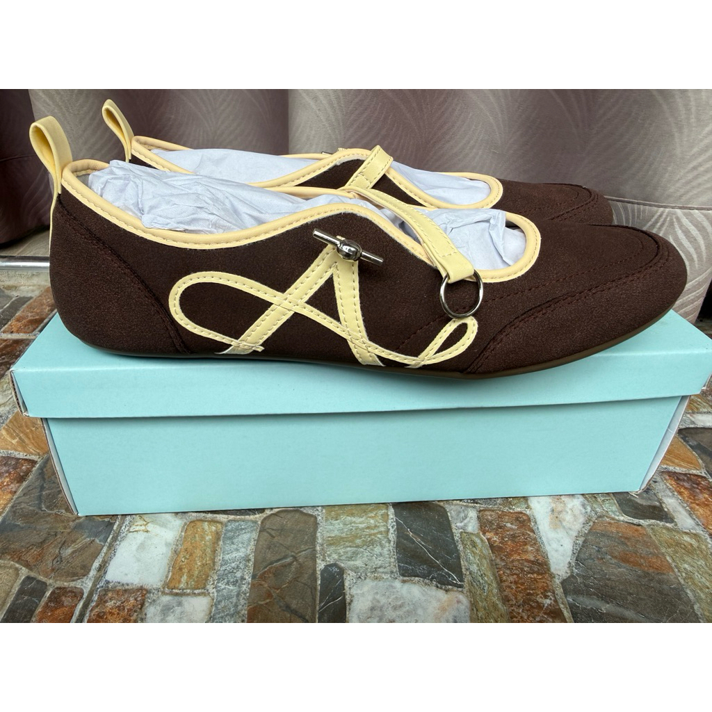 สินค้ามือ 1 แท้ 100% รองเท้า Labotte.bkk รุ่น The Rookie สี choco sun (ขายเพราะไม่ได้ใส่)