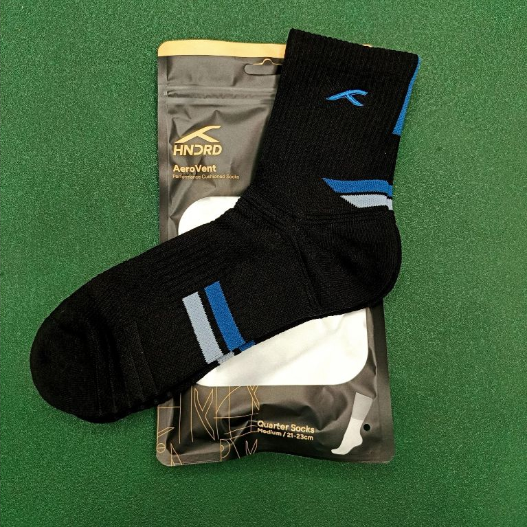 ถุงเท้ากีฬาข้อกลาง HUNDRED Socks HBAS-5M482-4