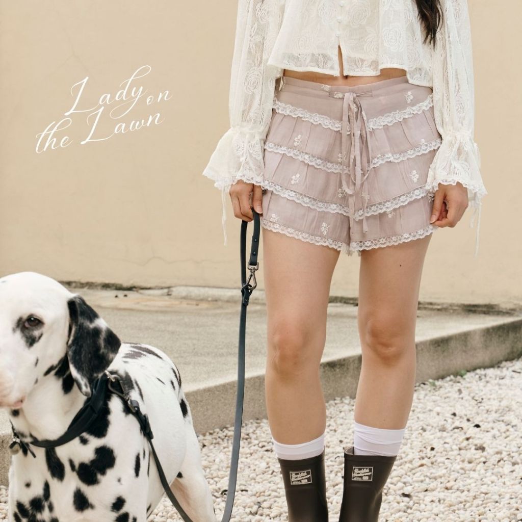 (Pre-Order 60 Day) La Mignonne (XS-4XL) Honey Afternoon Ruffle Shorts กางเกงใส่เที่ยวสุดคิ้วท์ สไตล์ลูกคุณหนูหวานซ่อนเป