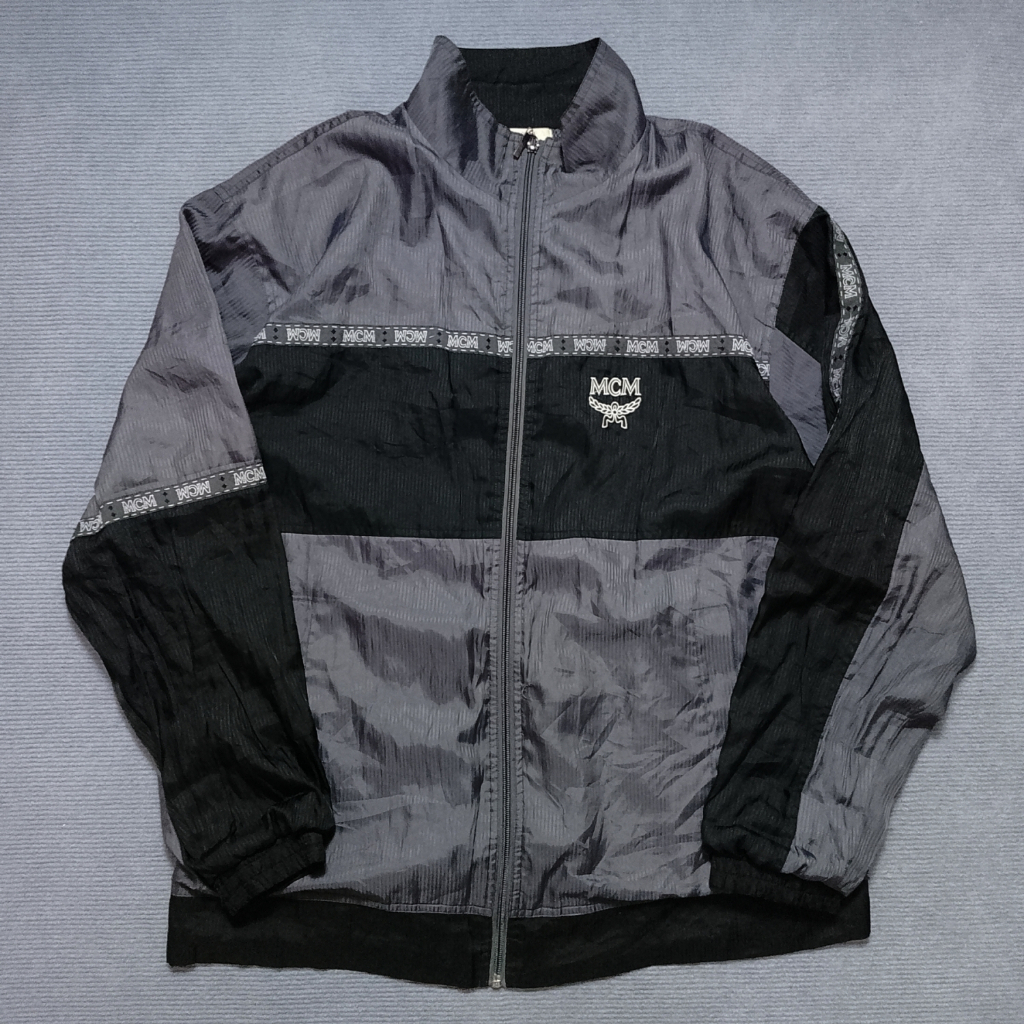 Vintage MCM Windbreaker Jacket เสื้อแจ็คเก็ตมือสอง กันลม น้ำหนักเบา แบรนด์ MCM ไซส์ L-XL มีตำหนิ