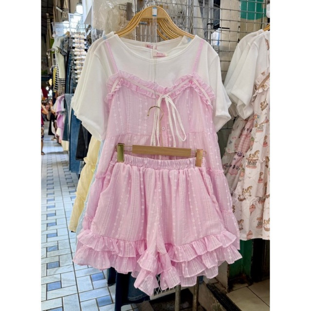 🌸ชุดเซ็ท 3 ชิ้น เสื้อตัวในสีขาว สายเดี่ยวสายปรับได้ กางเกงทรงบาบี้