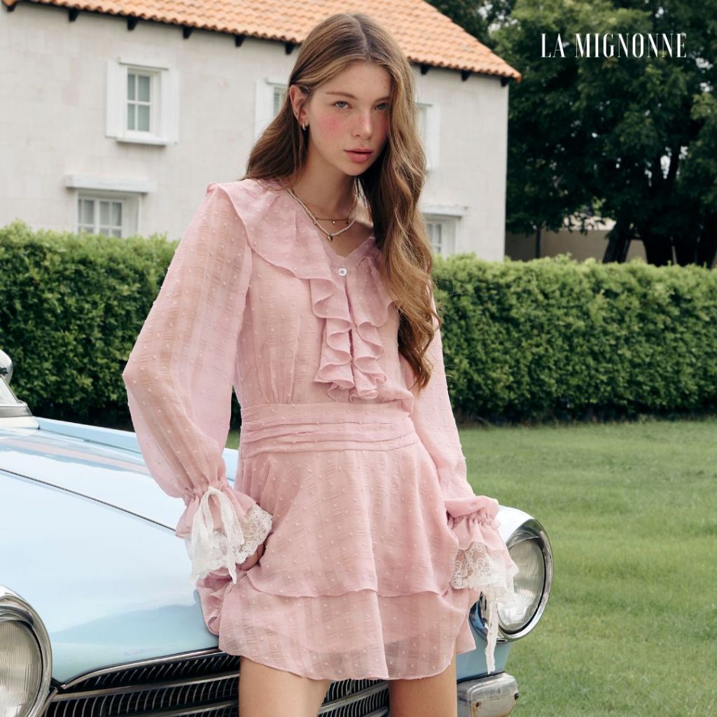 (Pre-Order 60 Day)La Mignonne (XS-3XL) Lavinia Chic Dress งานเพลย์สูทใส่เที่ยว ใส่ทำงาน ผ้าลูกไม้แต่งระบายช่วงอก ดีเทลล์