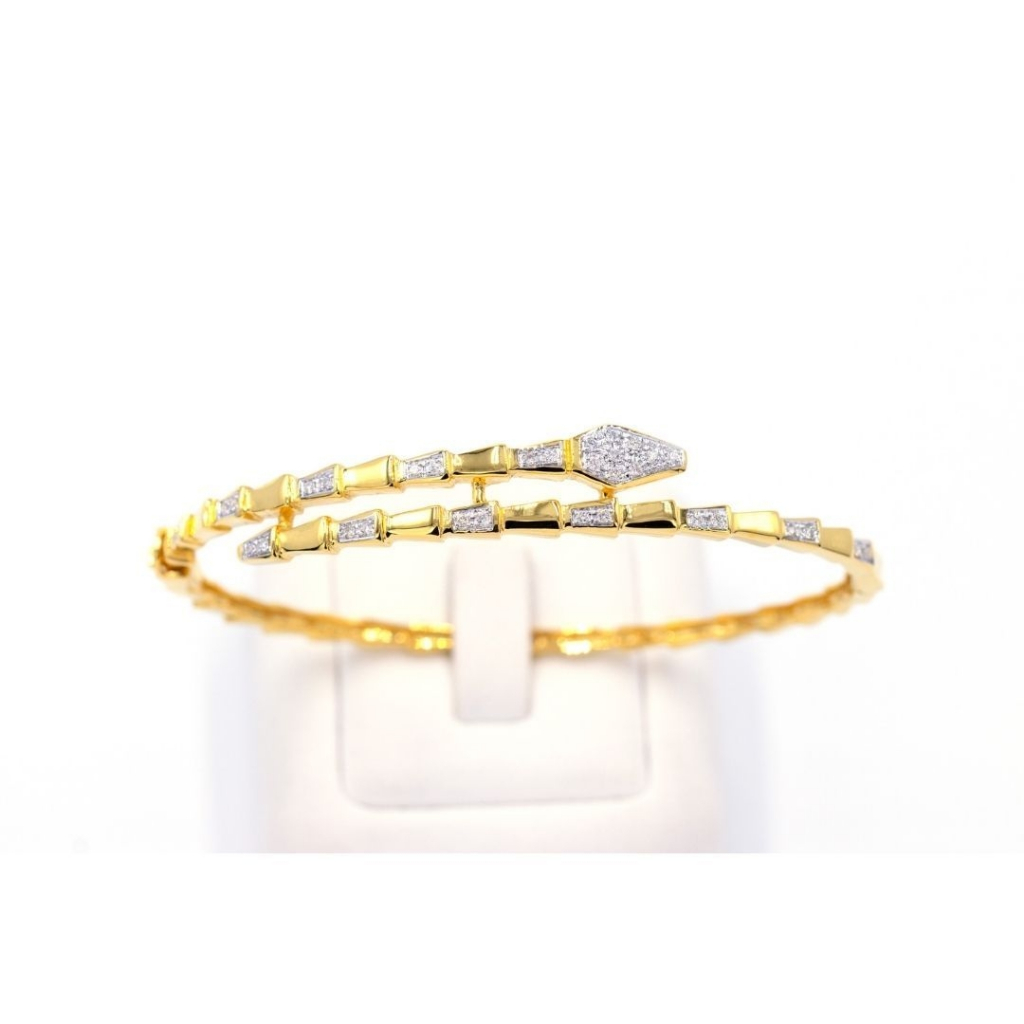 กำไลงู  💎 เพชรแท้เกสร น้ำหนักเพชรรวม  0.19 ct.  🏆 ทองแท้ 37.5% (9K) น้ำหนักรวม 8.6 g.  🗂 BBLBN015