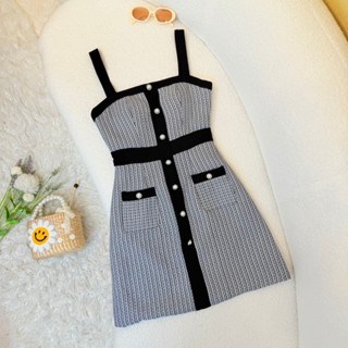 [LISA] A1162 ชุดเดรสกระโปรงสายตะเกียบแต่งกระดุมไข่มุกกระเป๋า…