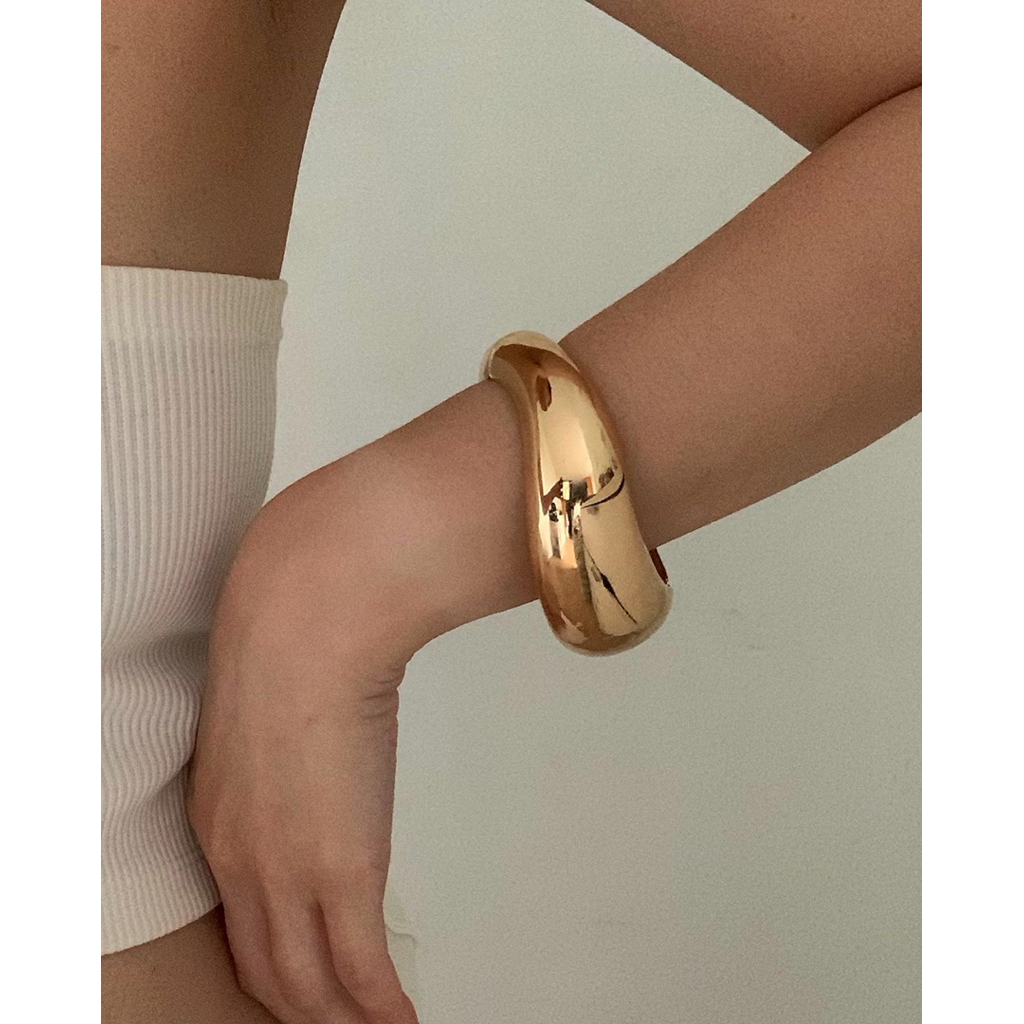 HER OBJECTIVE_HER HYDIE BOLD BRACELET/BANGLE
