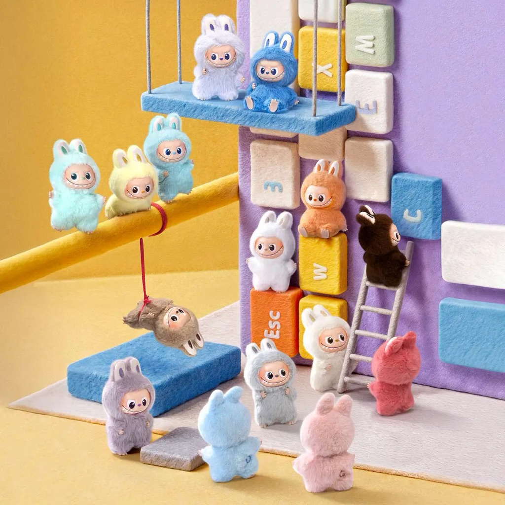 พร้อมส่ง 🇹🇭 LABUBU V4 😊 A-Z เช็คการ์ด / ป้ายเหลือง : 𝐓𝐇𝐄 𝐌𝐎𝐍𝐒𝐓𝐄𝐑𝐒 𝐏𝐢𝐧 𝐟𝐨𝐫 𝐋𝐨𝐯𝐞 ของแท้ บู้ตัวจิ๋ว - รูปที่ 7