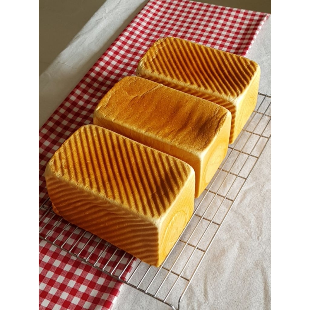 ขนมปังนมสด นุ่มฟู หอมอร่อย | Milk Bread | อบสดใหม่ทุกวัน | ขนมปังโฮมเมด