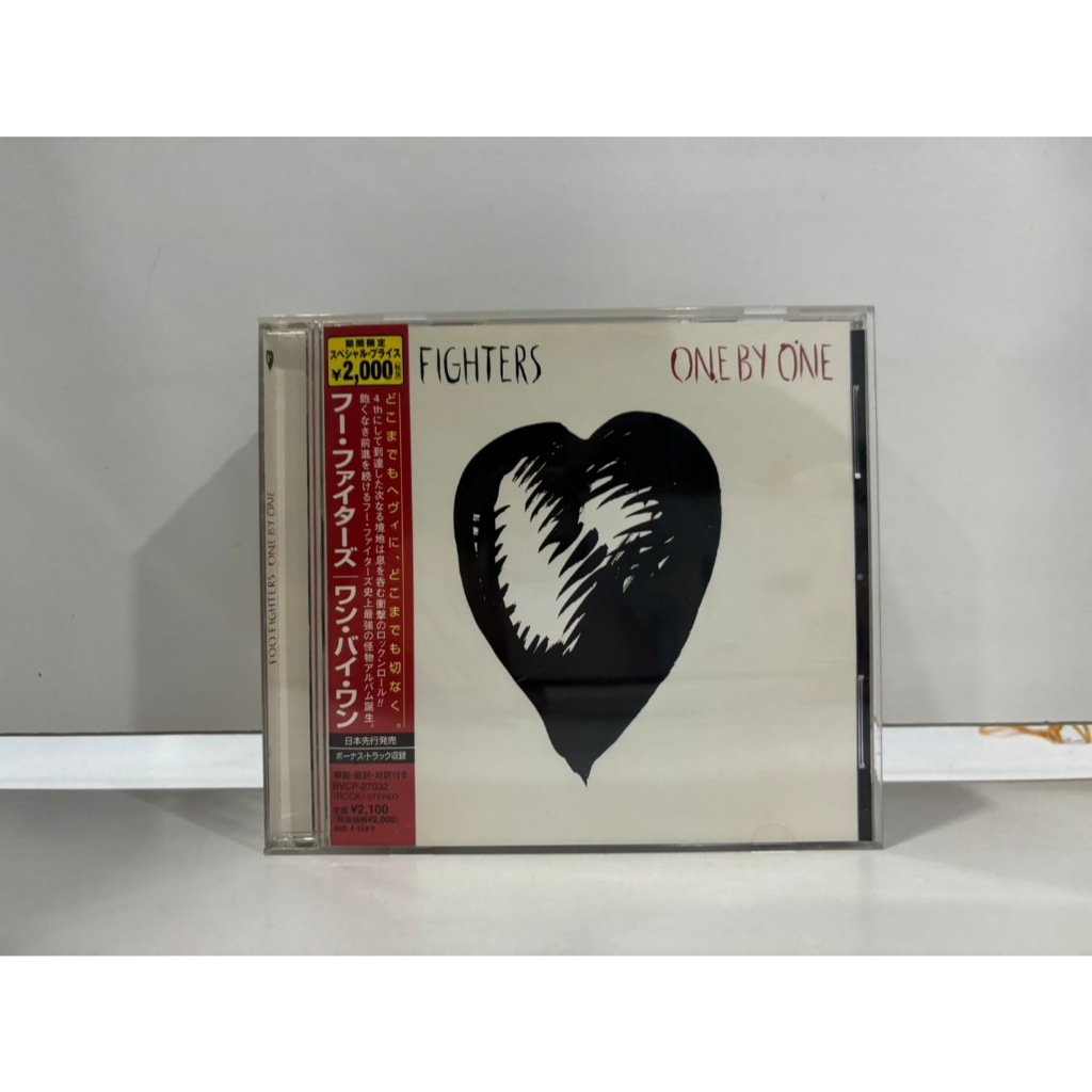 1 CD MUSIC  ซีดีเพลงสากล    ONE BY ONE FOO FIGHTERS    (K9G61)