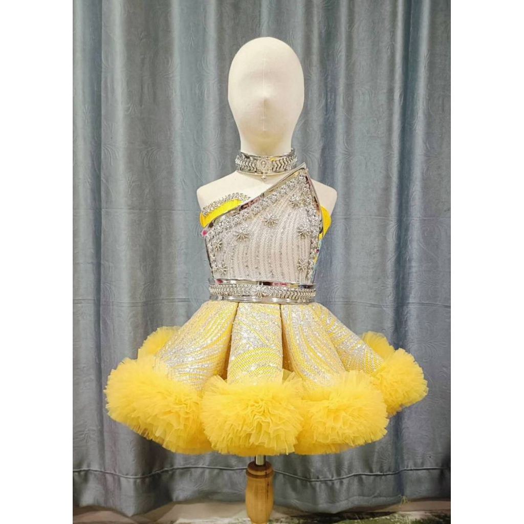 พร้อมส่ง ชุดดรัมเมเยอร์ ชุดหลีดเดอร์ สีเหลือง สวยหรูอลังการ มีไซต์อนุบาลถึงประถม